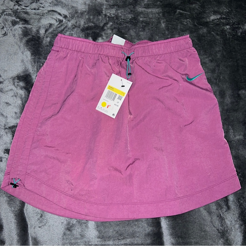 Nike Women's Sportwear Swoosh Woven High Rise Skirt